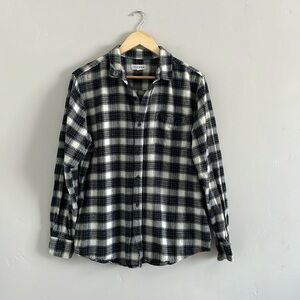 PacSun | Black & White Plaid Long Sleeve Button Down Shirt